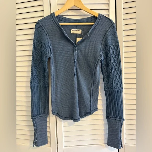 NWT Free People twisted cable button cuff Henley shirt- Medium, navy blue - Picture 3 of 6